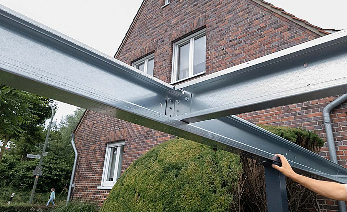 Pflege und Wartung eines Carports aus Metall: So bleibt er lange schön